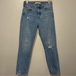 Levi Medium Wash Distressed Wedgie Fit Skinny Jeans Size 2/26